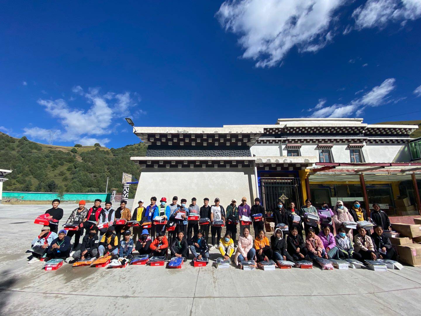 ku游在线登录官网入口-ku游(中国)公益回顾丨家国同欢月同圆 温暖满载甘孜州(图8) ku游在线登录官网入口-ku游(中国)公益回顾丨家国同欢月同圆 温暖满载甘孜州(图8)
